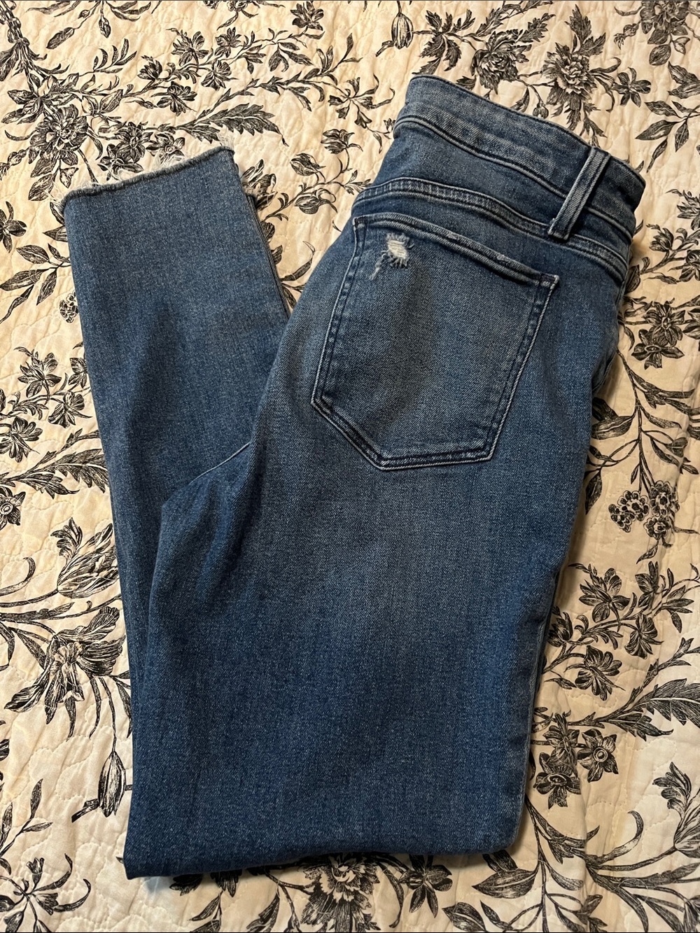Joe's Jeans Women's Skinny in Medium Blue with Light Distress